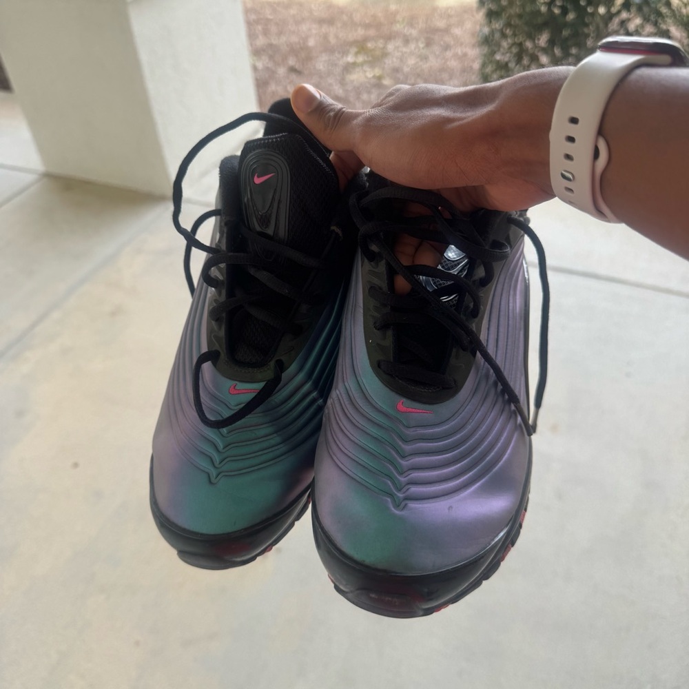 Size 11 - Nike Air Max Deluxe Throwback Future